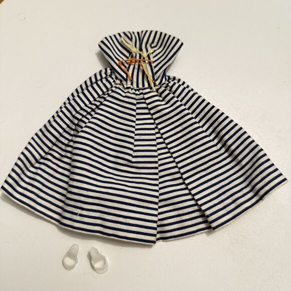 Vintage Barbie Cotton Casual Dress #912 Mattel Japan White Open Toe OT Shoes - Picture 2 of 6